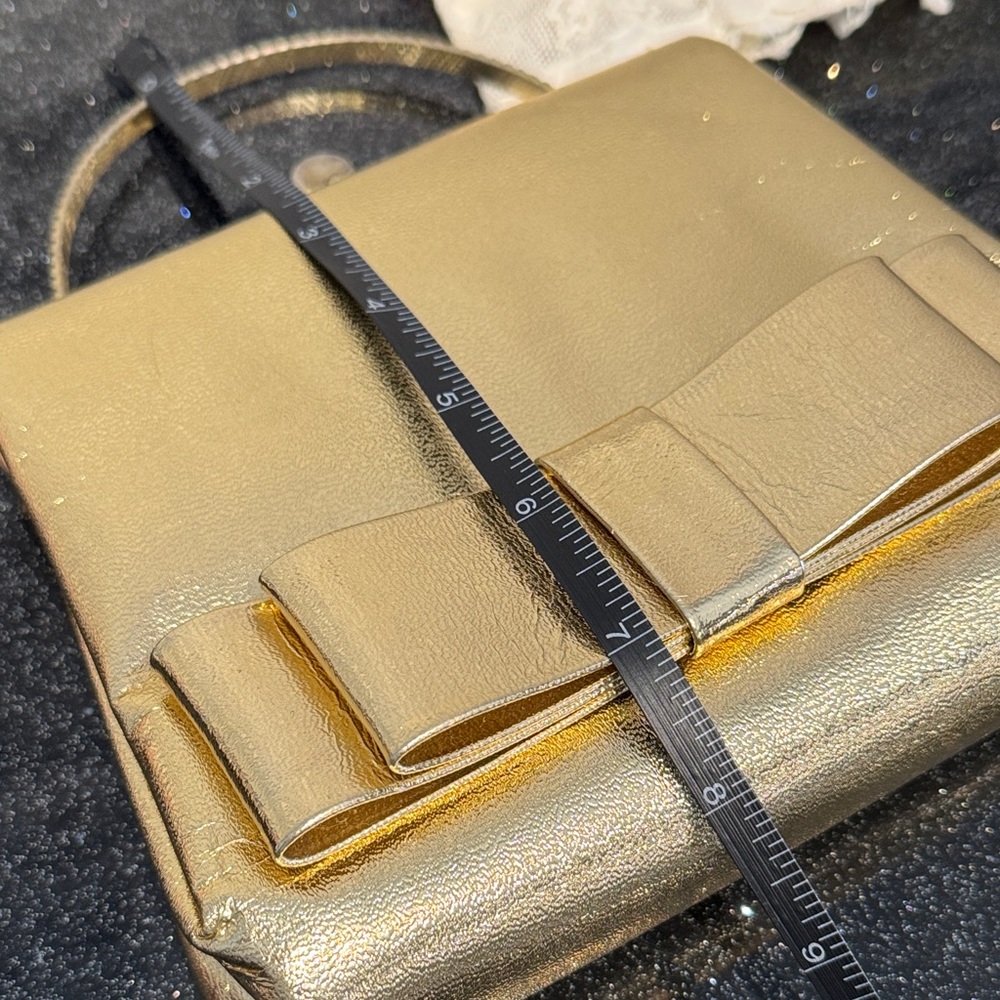 50s Elegant Gold Petite Handbag with Accessories - Picture 10 of 11